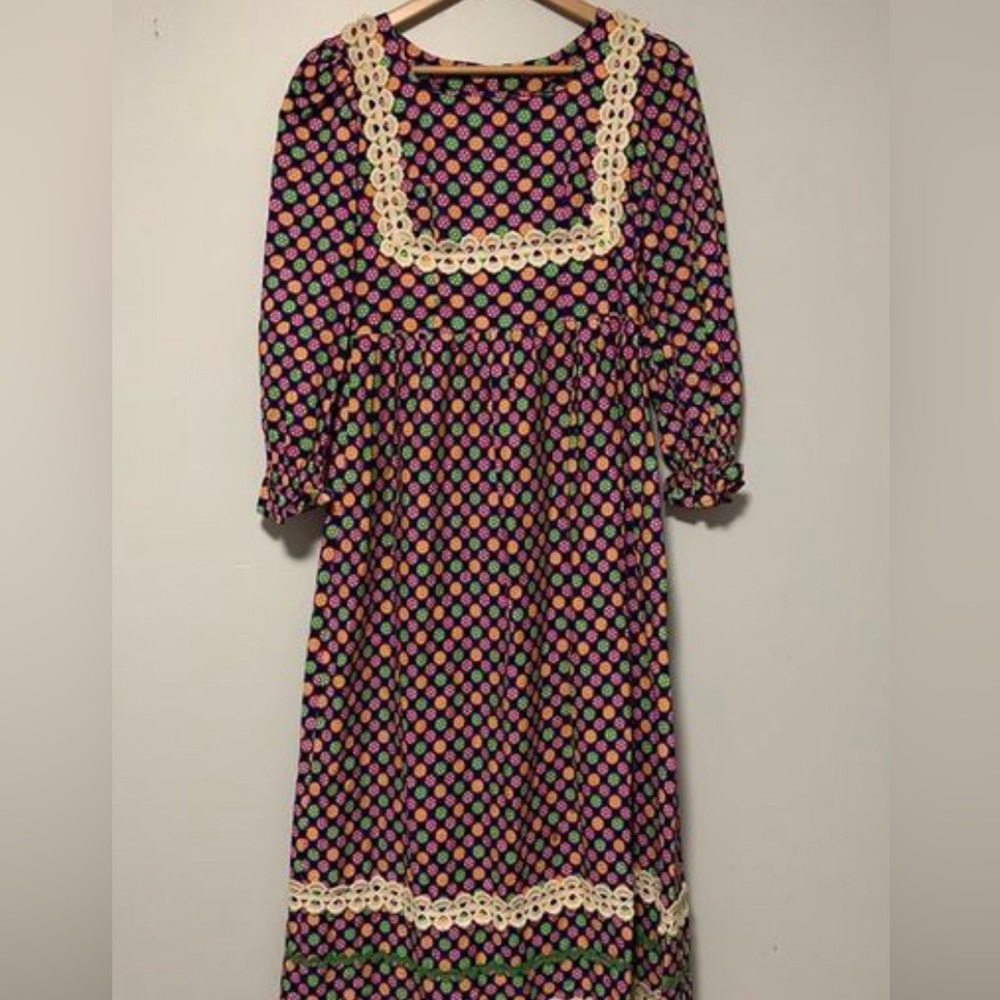 Vintage 1960s Cottagecore Dress. Handmade, lace trim, rainbow floral colour. US6